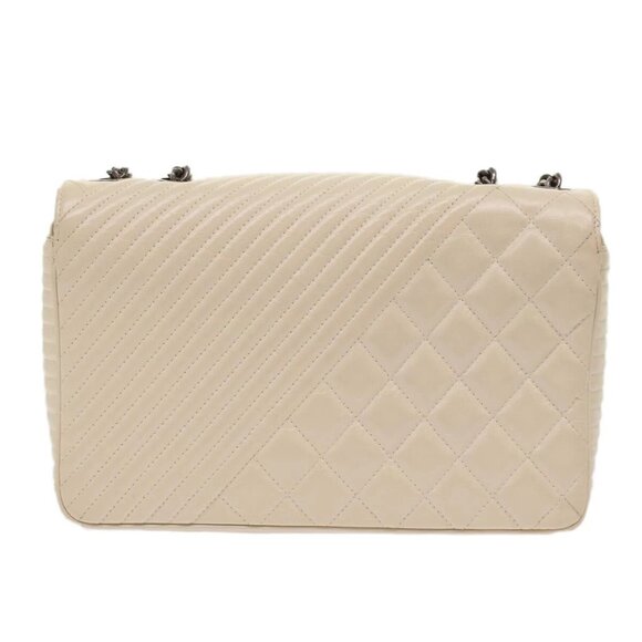 CHANEL Chevron x Matelasse Chain Shoulder Bag Lamb Skin White CC Auth 48469AV - Picture 2 of 16